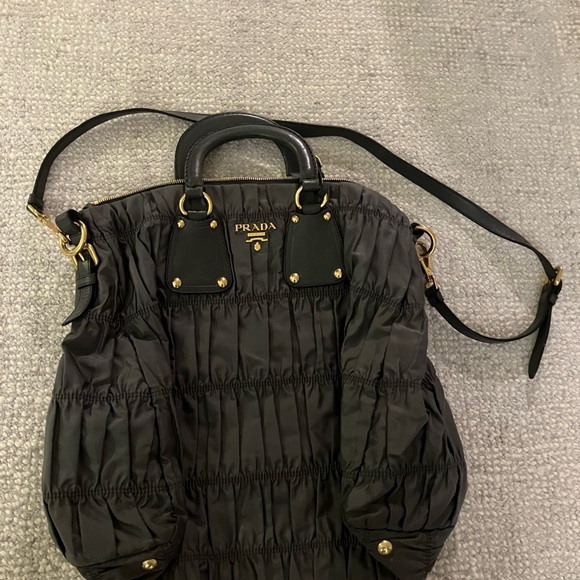 PradaTessuto Nylon Gaufre Tote Fumo - Picture 3 of 5